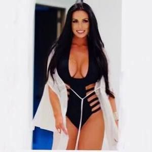 Meet your Posher, Violet